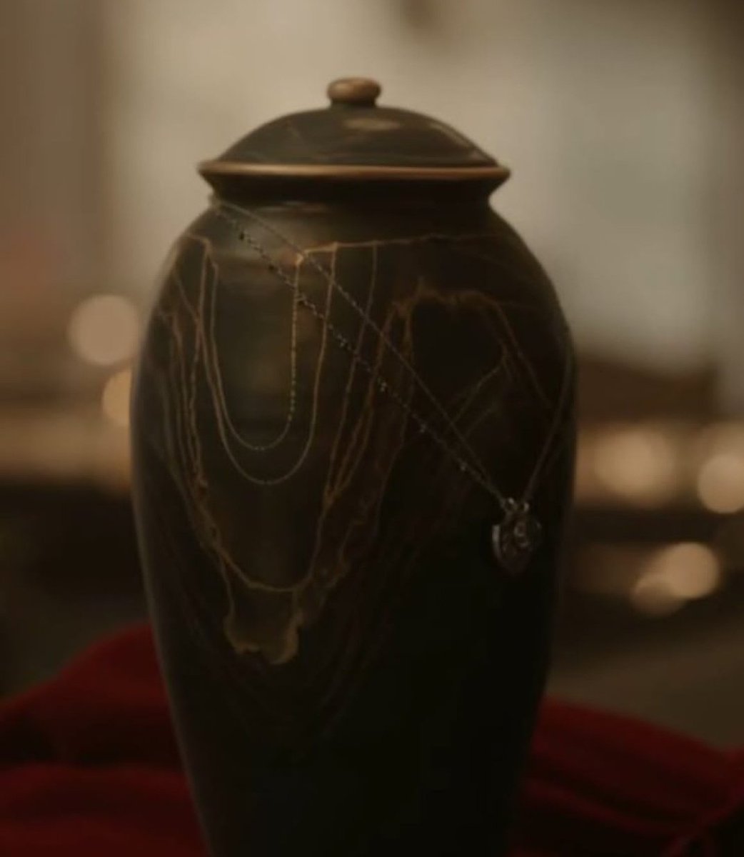 world_legacies's tweet photo. Que lindo, nossos queridos Klaus e Elijah também participaram do novo ep de legacies 🥲 https://t.co/FsG7YYfJRv