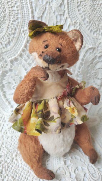 BearPile's tweet photo. Alice by Nataliia Korostelova  https://t.co/UdFvUOGypP  #handmadefox #artistfoxs #fox https://t.co/EWbFcDGWcy