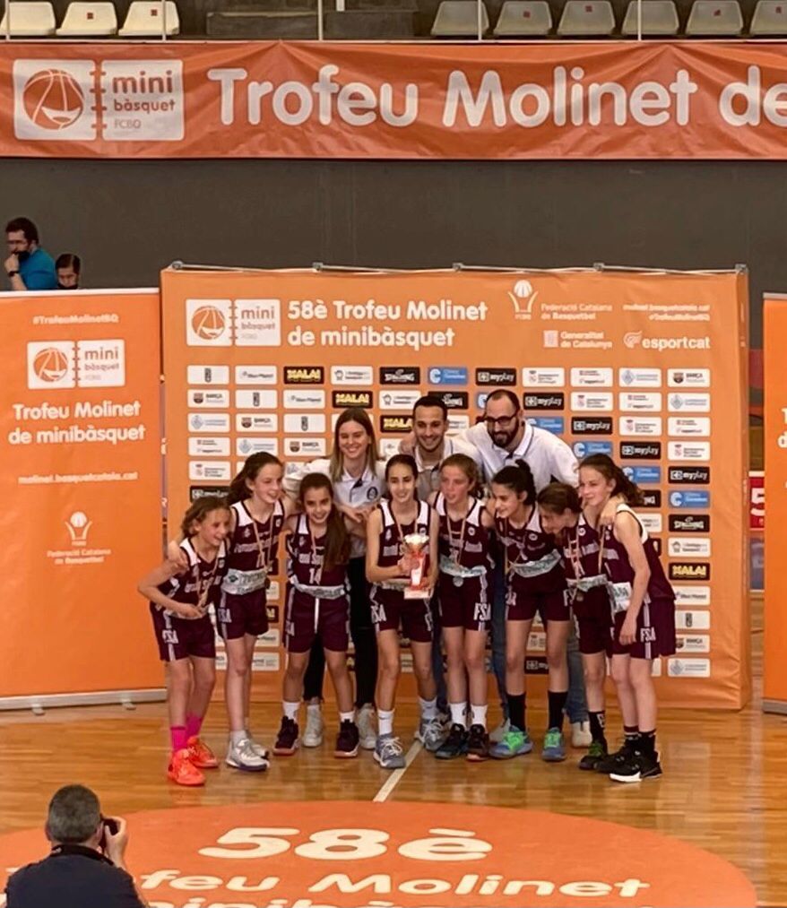 jordi_amigo's tweet photo. Gran i intensa experiència al #TrofeuMolinetBQ plena de moments i aprenentatges que segur que ens serveixen per continuar millorant!! 🤙🏼👣 #MiniBFSA https://t.co/StFoQmsEkc
