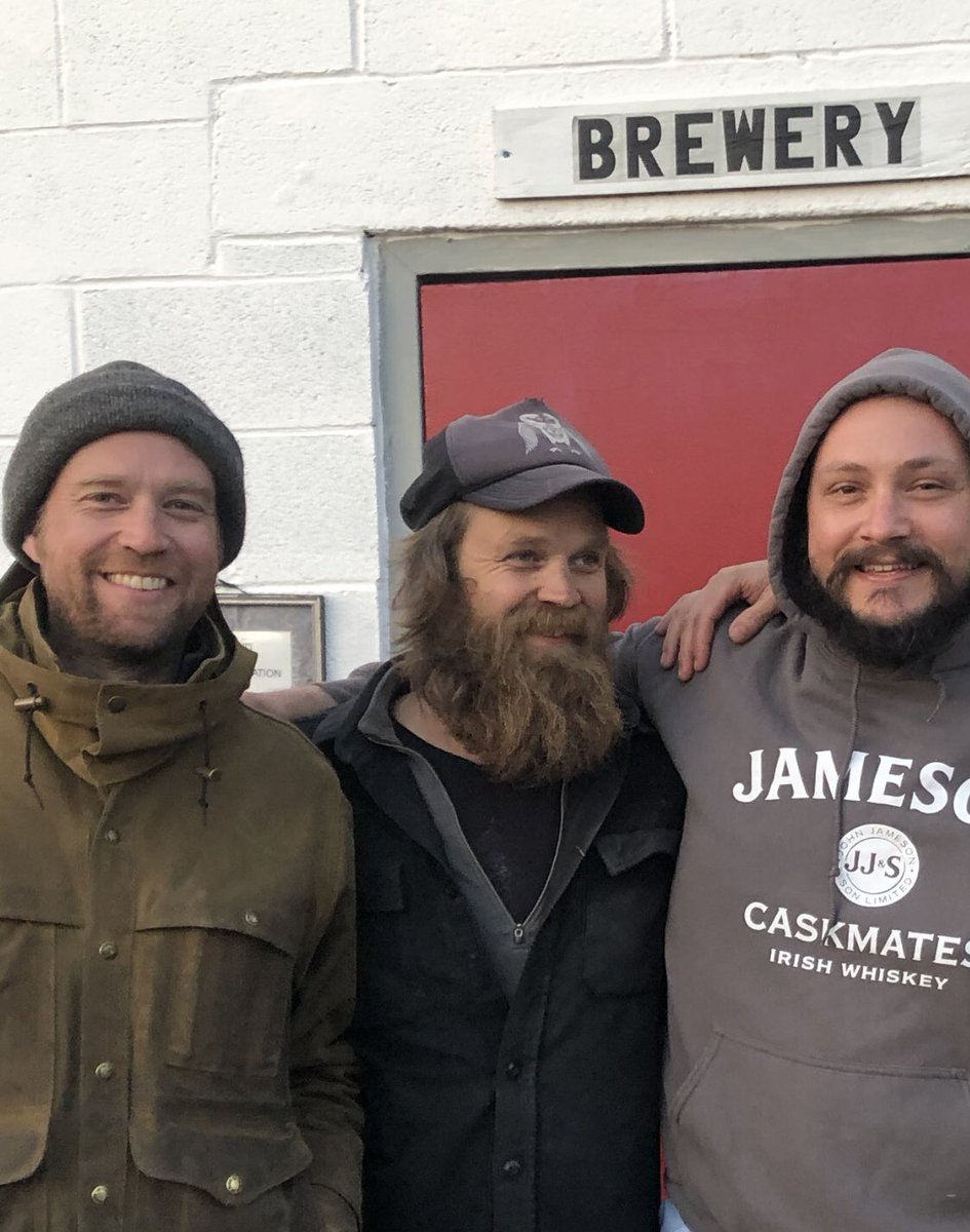 LostLagers's tweet photo. From porter (L: 2018 honey porter brew day) to cider (R: 2020 vintage), happy #yeaster @pendruidbrewing tomorrow! #ChagSameach #yeaster2022 #goodfriday https://t.co/JzCDGDIA42
