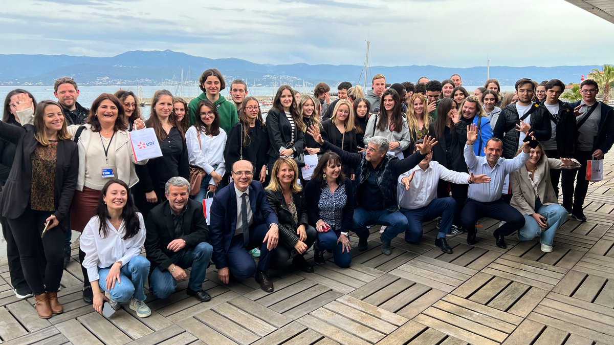PatriciaPetreto's tweet photo. Dans le cadre de la Mini-Entreprise S® organisée par @CorsicaEpa qui a réuni pendant une journée, 50 élèves du lycée Fesch d’Ajaccio, pour relever le défi proposé par @edfcorse : le changement climatique.
Bravo à cette jeunesse engagée et brillante qui m’a ravie en tant que jury. https://t.co/a1CqWx52Xu