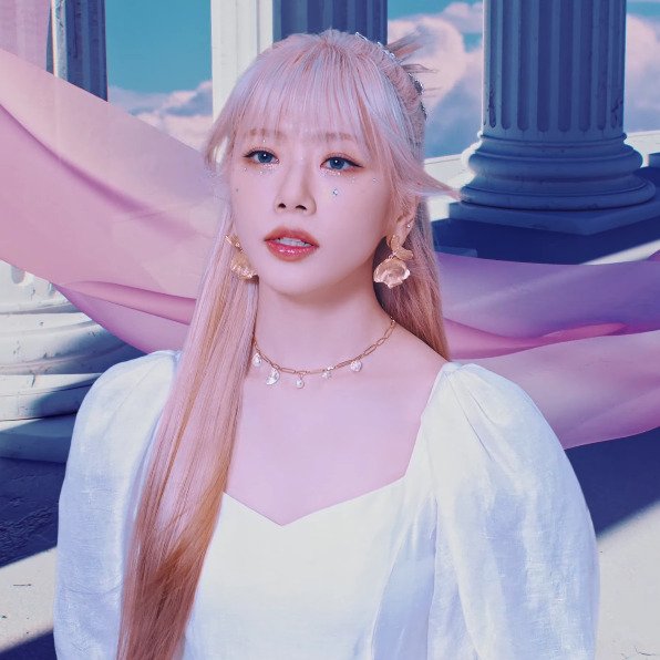 jiuedits's tweet photo. maison era ❤️‍🔥 #NewProfilePic https://t.co/4qk4oj8F57