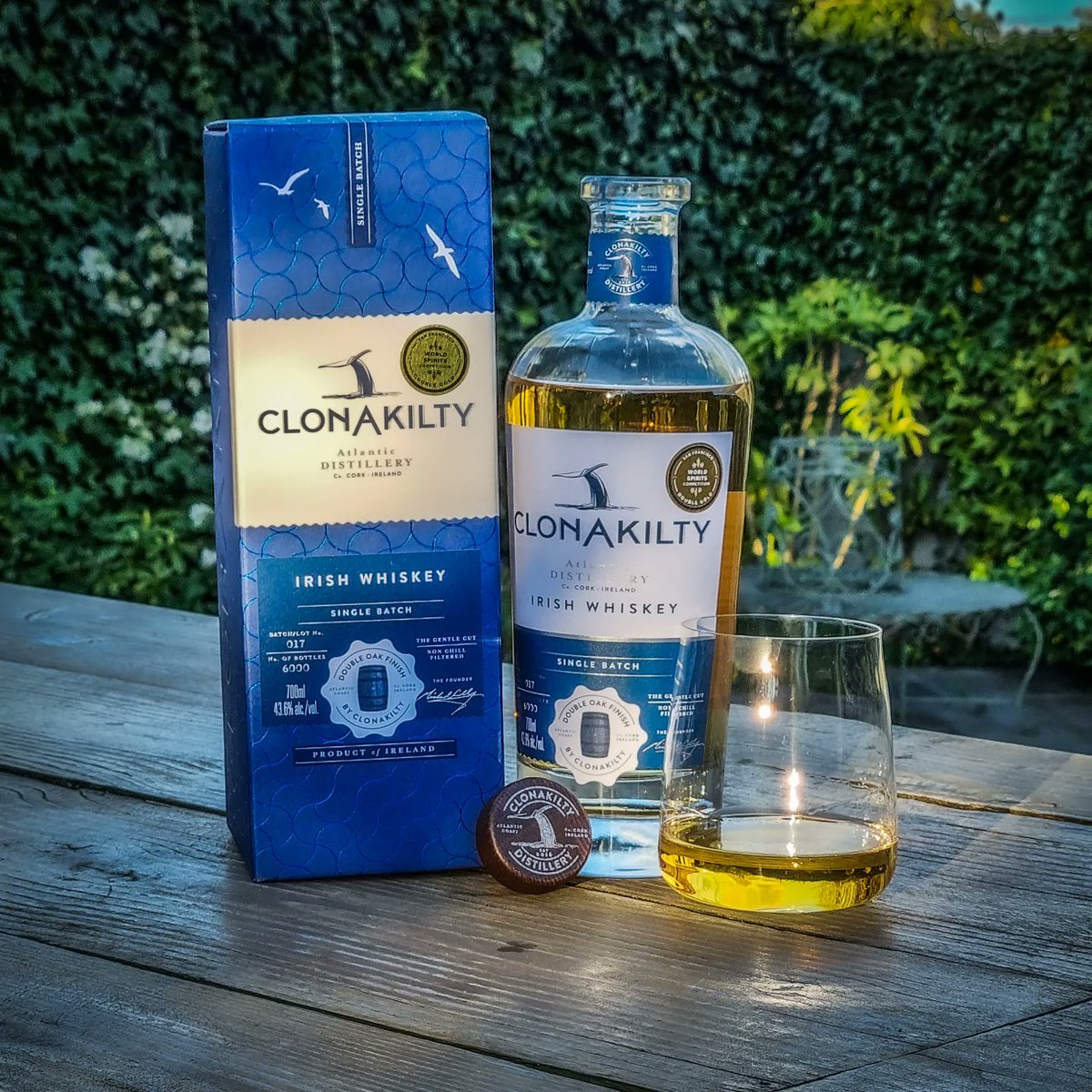 IrishVault's tweet photo. I picked up this in Grapeandgrain trim. Clonakilty Single batch double Oak finish. A great Whiskey. Sweet, vanilla. Long toffee finish. 👍 #clonakiltydistillery #clonakiltywhiskey #irishwhiskey #whiskeylover #whiskeytalks #whiskeygram  #whiskeyphotooftheday #whiskeyphotography https://t.co/04Le4RQXgb
