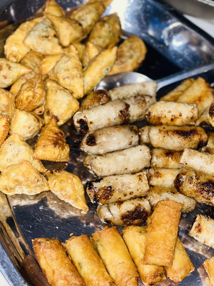 rhassila's tweet photo. Food is bae people🥰 @IMT1212 @OwnIsHope @Les_RoniersDoum @tempting_the @du_thad https://t.co/4FsbSClNvy