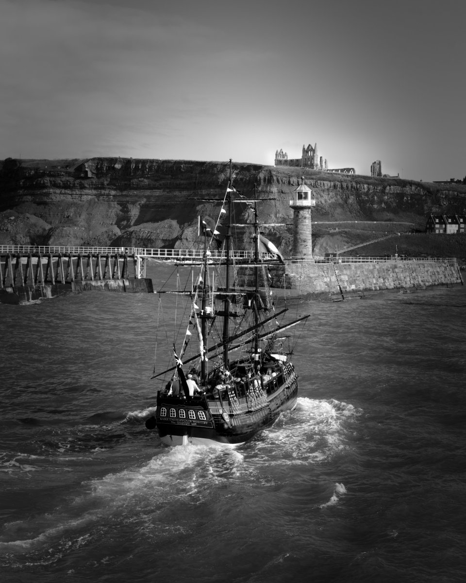 CWFineArt's tweet photo. Abbey, lighthouse, piers, and the half size replica of HMS Endeavour... must be #Whitby.
#colourblindphotography #Monochrome #Nikon #yorkshire #yourkshirecoast https://t.co/djWaUjfvBy