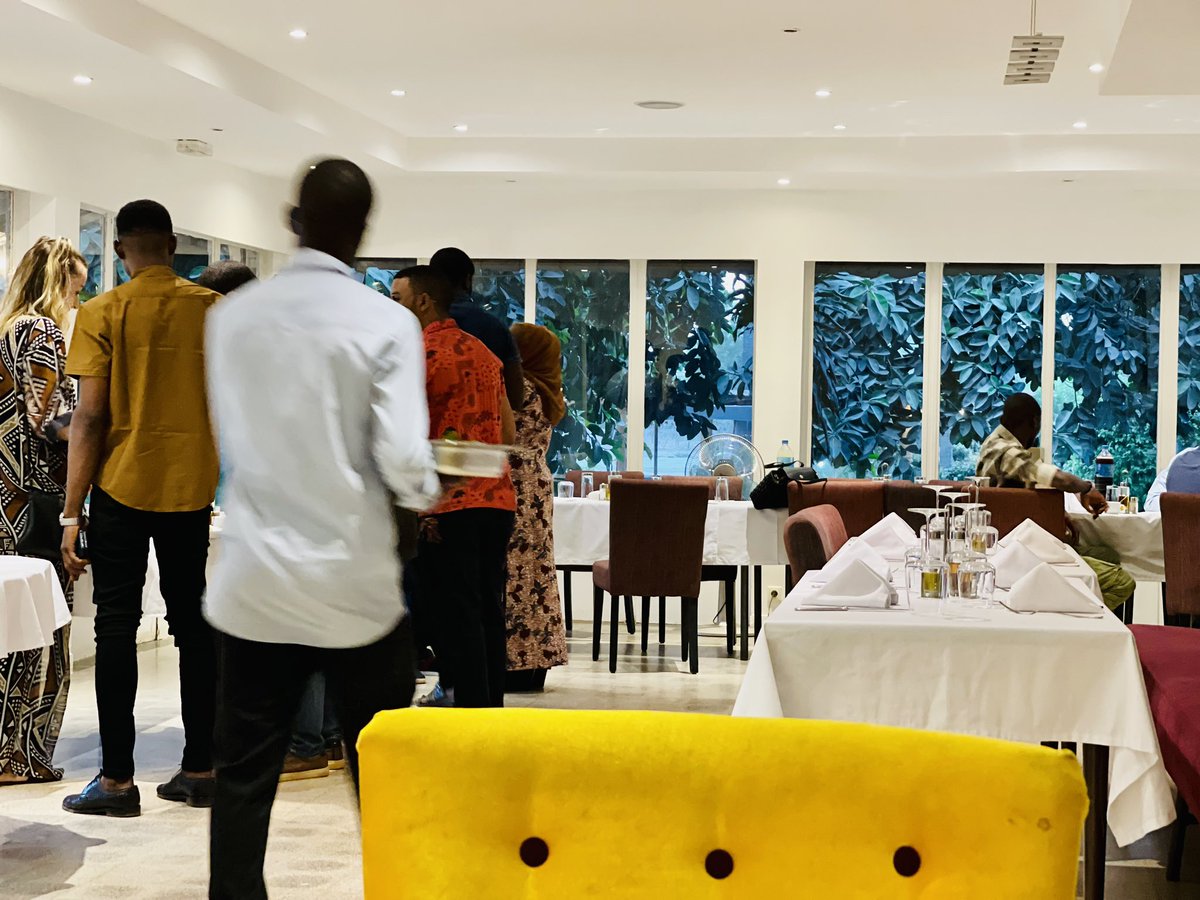 rhassila's tweet photo. Ir iftar o fut un très bon moment conviviale. Nous avons bcp ris, échanger et manger de bonnes choses. Bcp nous on manquer. @oumou_kane @ibhkarim @lourwana @BoukarNana @BarazeOfficiel @Boukar227 @hausheba @islamane @Nahina_H @MahamadouHatch1 @LesAishee @DigitalMougani https://t.co/PeBkK64kyK