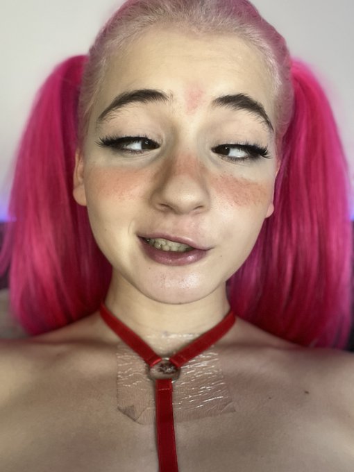 2 pic. Q onda la semana santa? Ya rezaron? xd https://t.co/zLWUlnvJA9<a href="/tag/nomakeupselfie"class="tags"><span>#nomakeupselfie</span></a>