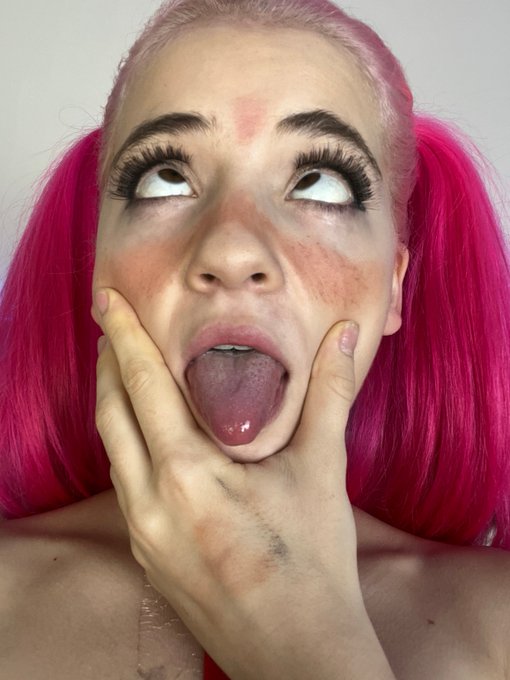 2 pic. Ya voy practicando para la segunda parte de "Reaccionando a Caras Hentai" 😝 https://t.co/p0it