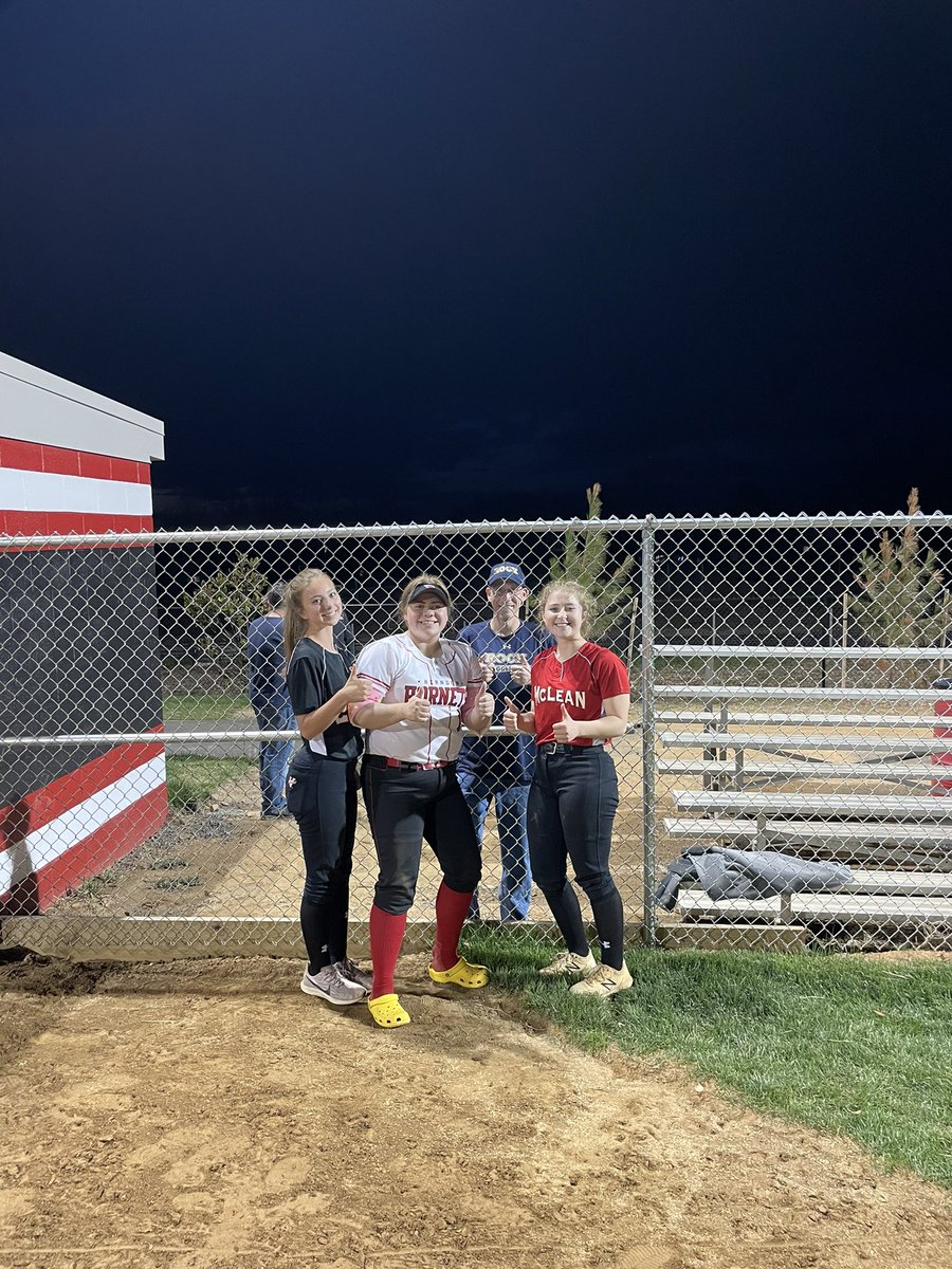swansonkenzie_'s tweet photo. It’s been a pretty busy week! We had three games this week against some great opponents, Coach Shane came out to watch some of the rock girls play, and Herndon took part in Morgan’s Message working to shed light on mental health in athletics! Can’t wait for our lock in tonight!! https://t.co/ZRaSvElyQ5