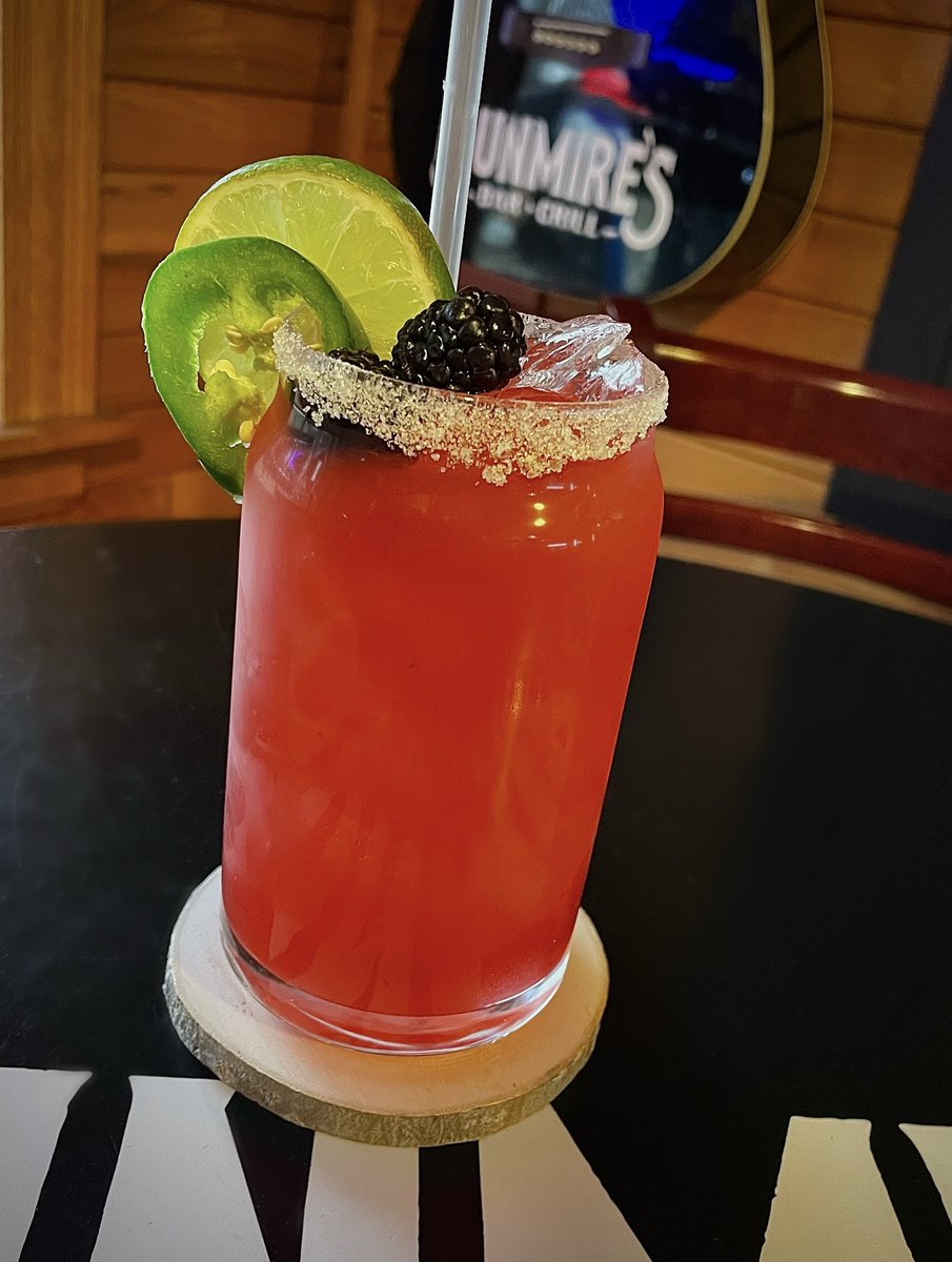 NorthlandVodka's tweet photo. Contestant 4: 

Spicy Blackberry Lemonade

•3 oz. Northland vodka
•1/2 oz. Cointreau
•2 oz. lemon juice
•1/2 oz. Agave 
•5 fresh blackberries
•4 jalapeño slices (de-seeded)

#dunmires @MarkDParrish https://t.co/YyaLRCRQN7