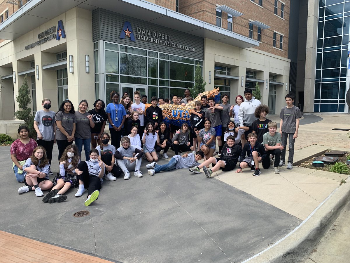 Our 7th grade AVID students had a great time on their college tour of UTA today! @CTMSWolfWay @gcisdAVID @utarlington