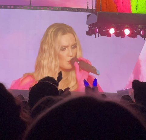 perriesnation's tweet photo. 📸 Perrie tonight performing in her hometown, Newcastle! 

#ConfettiTourNewcastle https://t.co/BzUiQ7B80E
