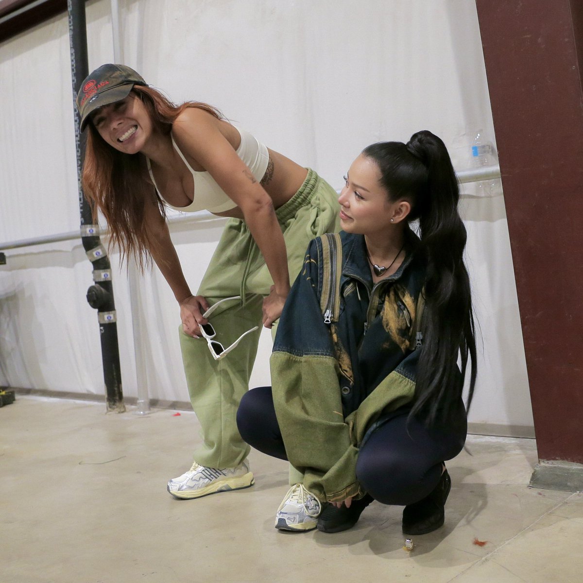MTV's tweet photo. My new favorite duo: @Anitta x @bellapoarch 💚 ✨ https://t.co/nwF7PQClx0