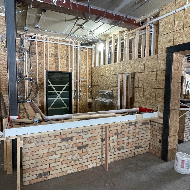 SkylineDuluth's tweet photo. The "bar" has just been set a little bit higher. 😏🍻

The remodel continues and the new bar for our private party rooms is coming together beautifully 😍 

Our kitchen expansion is moving right along and can't wait for the finished product.

More updates coming very soon... 👀 https://t.co/Yj2CFyXF5w