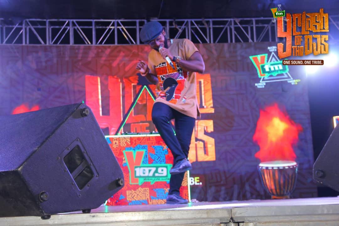 Y1079FM's tweet photo. MOMENTS: @PmDePresenter - official MC for the night. #YClashOfTheDJs 

⚡❞𝐘 𝐂𝐋𝐀𝐒𝐇 𝐎𝐅 𝐓𝐇𝐄 𝐃𝐉𝐒❞  #YClashOfTheDJs  CC: @Samsung_Ghana @hdplusghana @Kasaprekogh  @koppanH @FlyRwandAir [Pure Delight]  [Fancy] @Wopecar Darling Lemon @ghanatourismGTA @Hantec_Africa https://t.co/DKLVhMLLkx