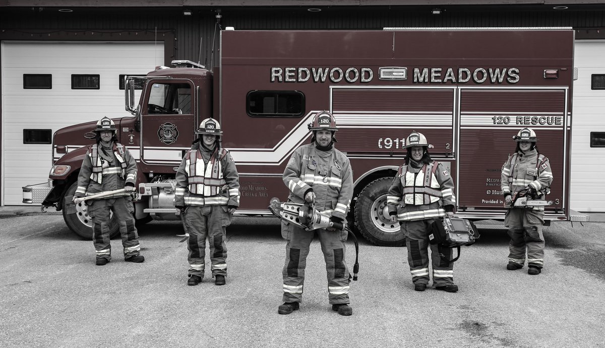 Did you know, that although we’re all volunteer at RMES, we staff a duty crew on Saturday and Sunday between 8 am and 8 pm? On long weekends, we also staff the “extra” day. Today’s crew is pictured here.