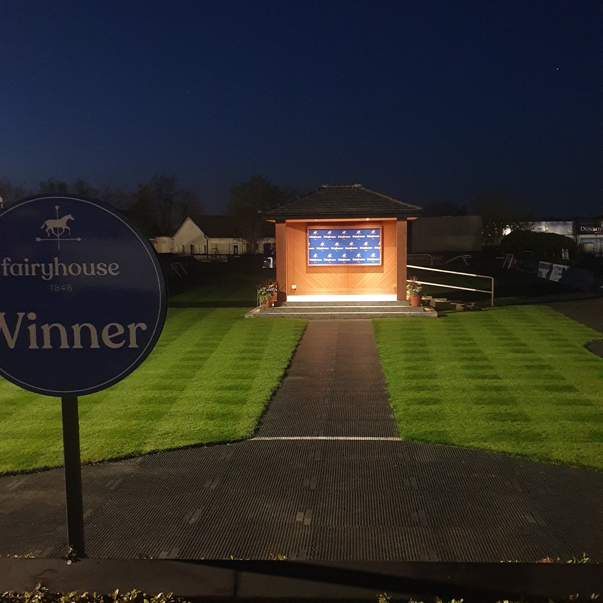 Peter Roe tweet media