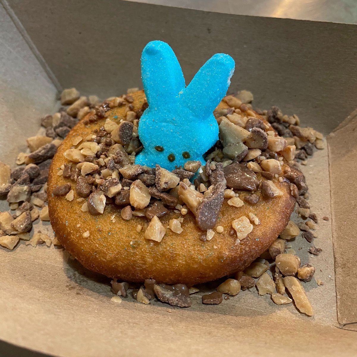 HOPPY EASTER HOMIES! ☀🐰

Our shop is OPEN 'til 1 in case you need a sweet tweet!

*treat (stupid autocorrect 🙄)