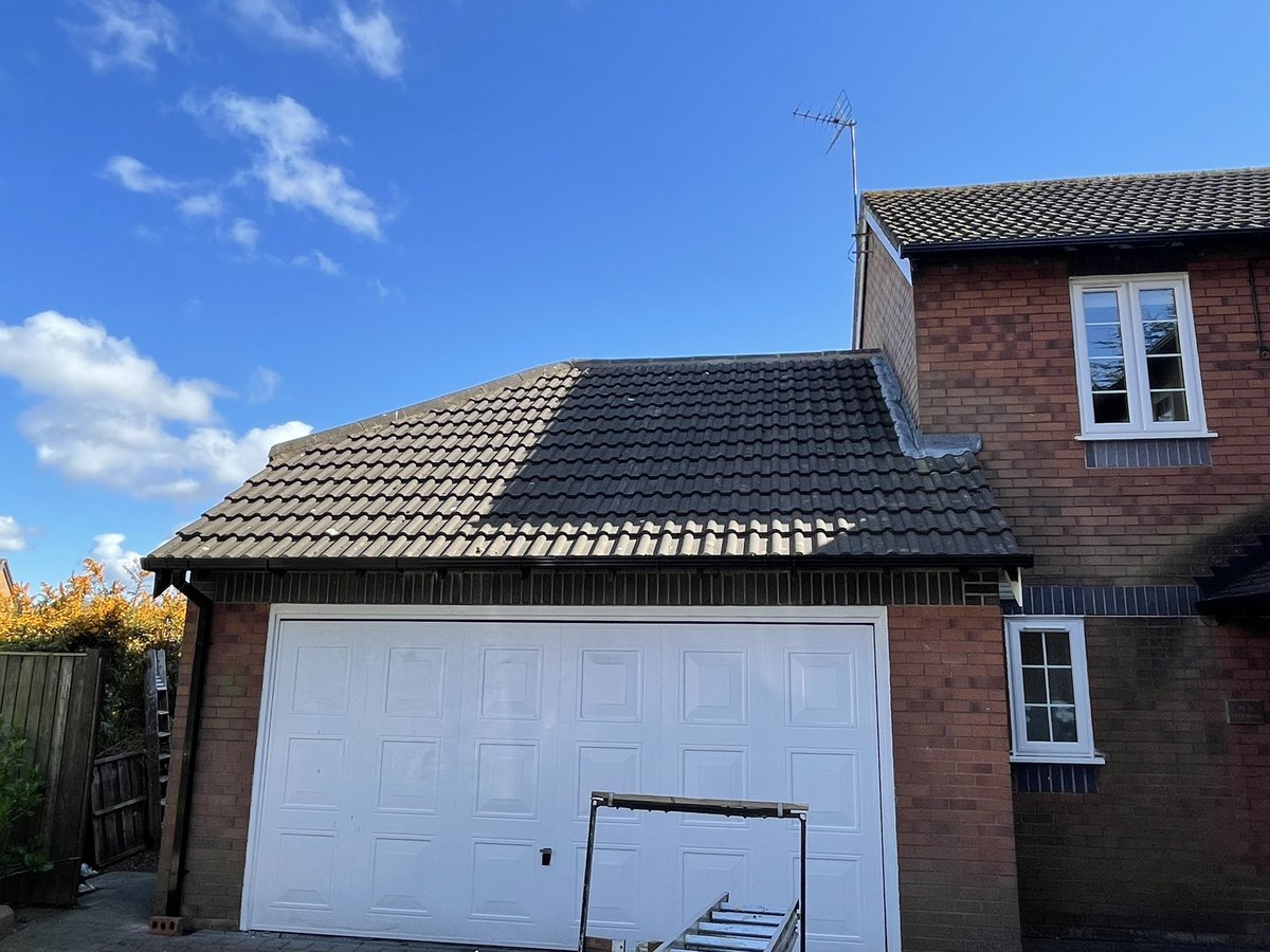 Jwfascias's tweet photo. Full new ogee gutter install @freefoam excellent materials as always another happy customer https://t.co/kCWxd7DW2d