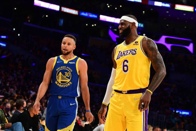 BenWilsonTweets's tweet photo. 5) 3on3 PPV

Mayweather vs Pacquiao brought in $600M+

How much more famous is LeBron James than Floyd Mayweather?

Imagine LeBron vs Steph. Bring your own crew. No subs. Best of 7 games to 31. Winner gets $50M and a belt that says "greatest basketball player in the world." https://t.co/aCLVecgtMj