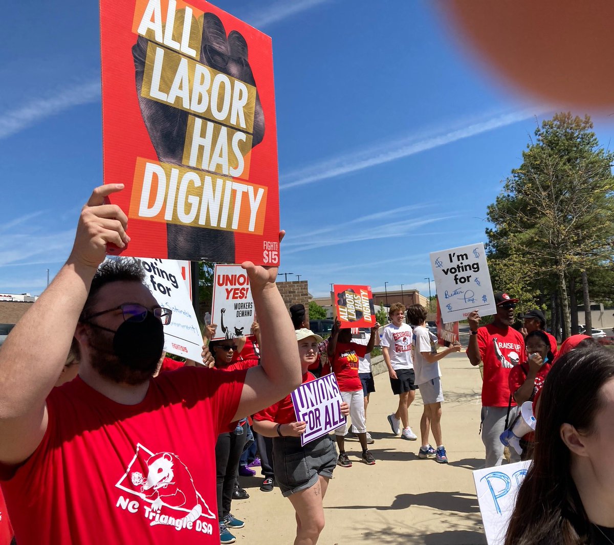 ImtRaleigh's tweet photo. Absolutely beautiful day for solidarity with our barista friends! https://t.co/Tar5mGnx6A