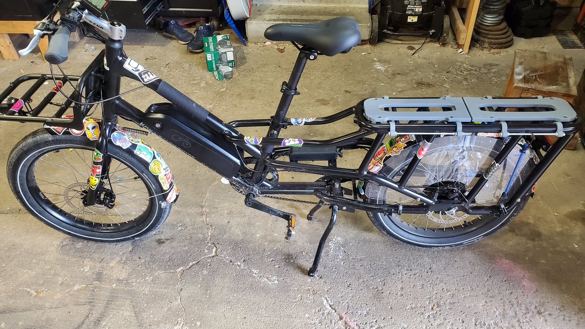 JohnKingBain's tweet photo. bought $15 worth of skate stickers and sat down with my daughter and tried to make the bike 1 part undesirable and 1 part highly identifiable.

it came out kind of nicely :)

#ottcycle #ottbike https://t.co/PtzgwPV5vJ