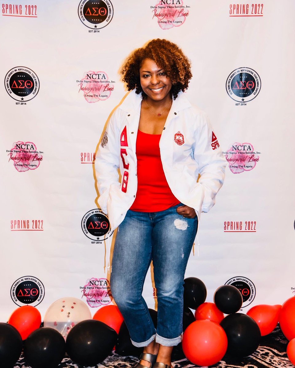 shalundacorzine's tweet image. @stuff4GREEKS thank you for helping my vision for my jacket come to fruition. #customdesign #customdrip