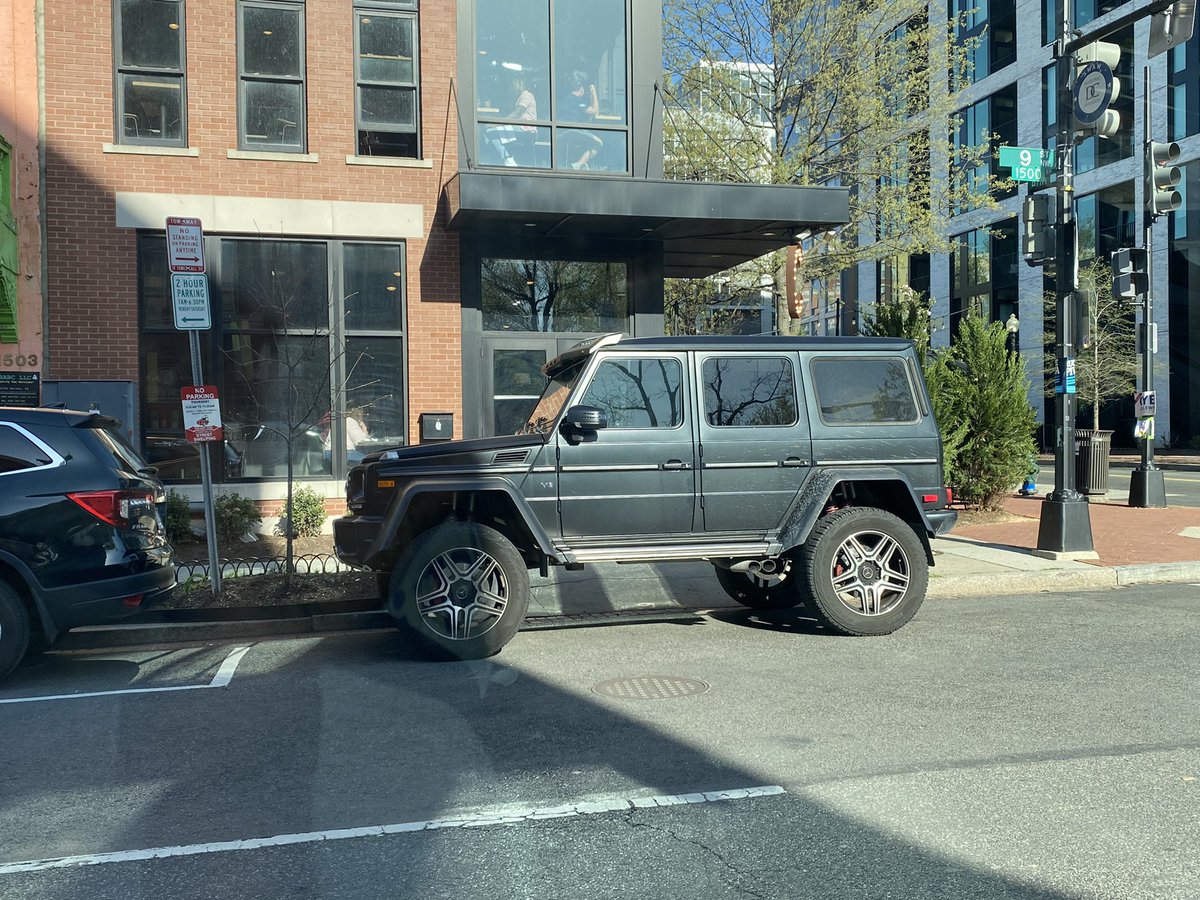 This vehicle has illegally parked here, daily, at 1501 9th St NW (@chaplinbardc) for at least five years. Would love to know what arrangement the owner has with the @DCDPW Parking Enforcement Team. @311DCgov #VisionZeroDC