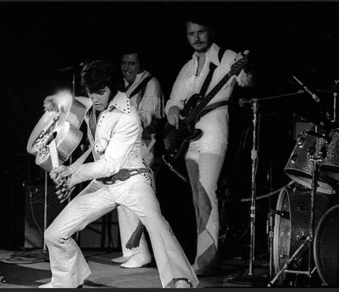 #legend #elvis #elvispresley #elvispresleyfan #elvisconcert #elvisforever #elvisfans