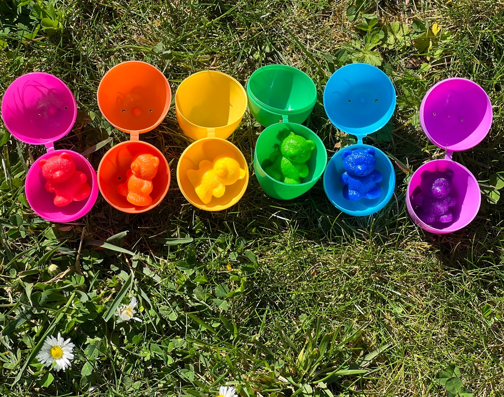 An egg-citing way to hunt for eggs! The Skoolzy counting bears make excellent educational spin on easter egg stuffers for toddlers. Have your little one match the sorting bears with corresponding eggs. Use all year!!

Bear Counters 50pc available here 👉 amzn.to/3vlnlB4