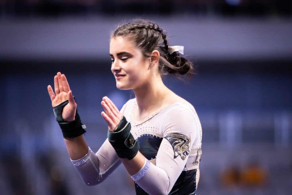 It seems incredible that two gymnasts who both competed individually at regionals and who hail from an independently run conference would end up on the sport's biggest stage. But Gayla Griswold and Jaye Mack did—and made the most of the opportunity.

🔗 collegegymnews.com/2022/04/15/gay…