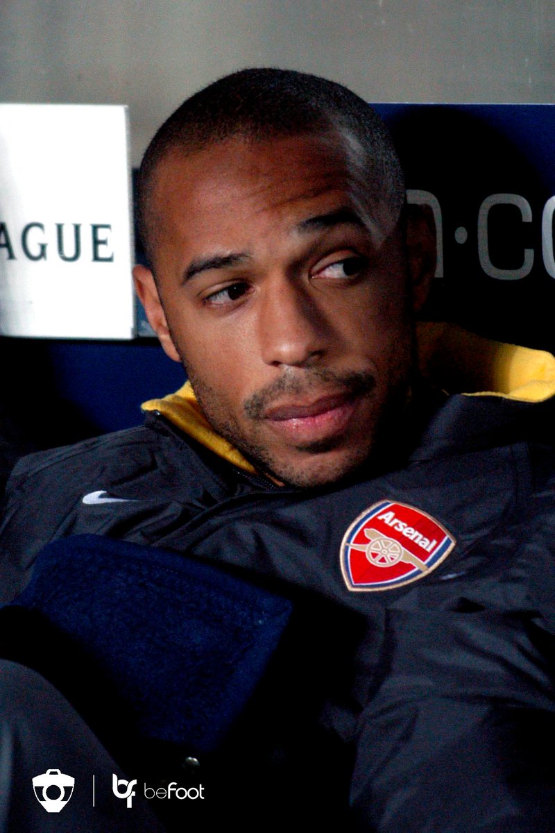 Joueurs les plus décisifs (⚽+🎯) sur l'avant dernière décennie :

2000 : 🇫🇷 Henry (42)
2001: 🇪🇸 Raùl (53)
2002: 🇫🇷 Henry (44)
2003: 🇫🇷 Henry (59)
2004: 🇫🇷 Henry (58)
2005: 🇧🇷 Ronaldinho (48)
2006: 🇧🇷 Ronaldinho (46)
2007: 🇵🇹 Ronaldo (49)
2008: 🇵🇹 Ronaldo (45)
2009: 🇦🇷 Messi (51)