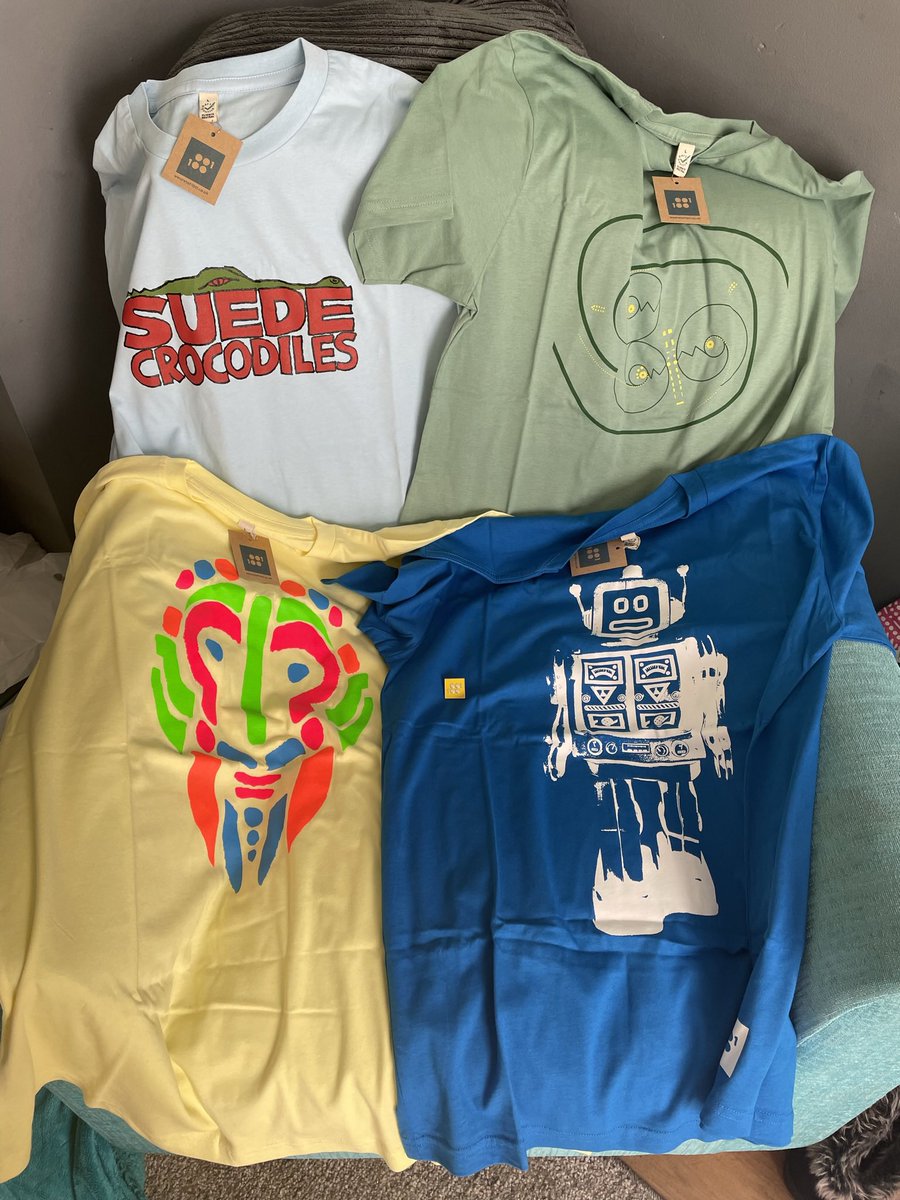 muzicgeezer's tweet photo. Well received a big bundle this week @weare1of100 with collaborations @SuedeCrocodiles @SecretDJBook @paperecordings #robodisco @kinbraemusic @Archieislander and the lucky bonus https://t.co/lmveQxS04L