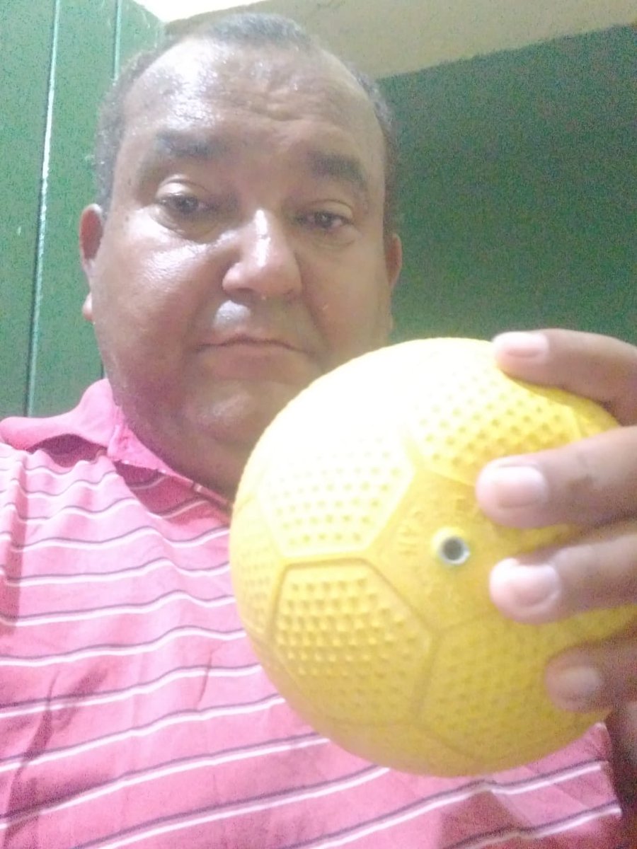 oednaldopereira's tweet photo. Feliz  Páscoa  estou  sem ovo então  improvisei  com bola  Ednaldo Pereira https://t.co/MZYpodqmDD