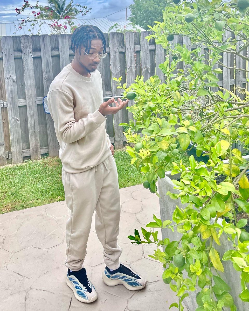 marquel148's tweet photo. I’m a Instrument of Power 🧠, my song began to play, once I stopped🌴.

#enjoylife #forexlifestyle #Miami #lifequotes #livethelittlethings #like https://t.co/GvmKmDDO1X