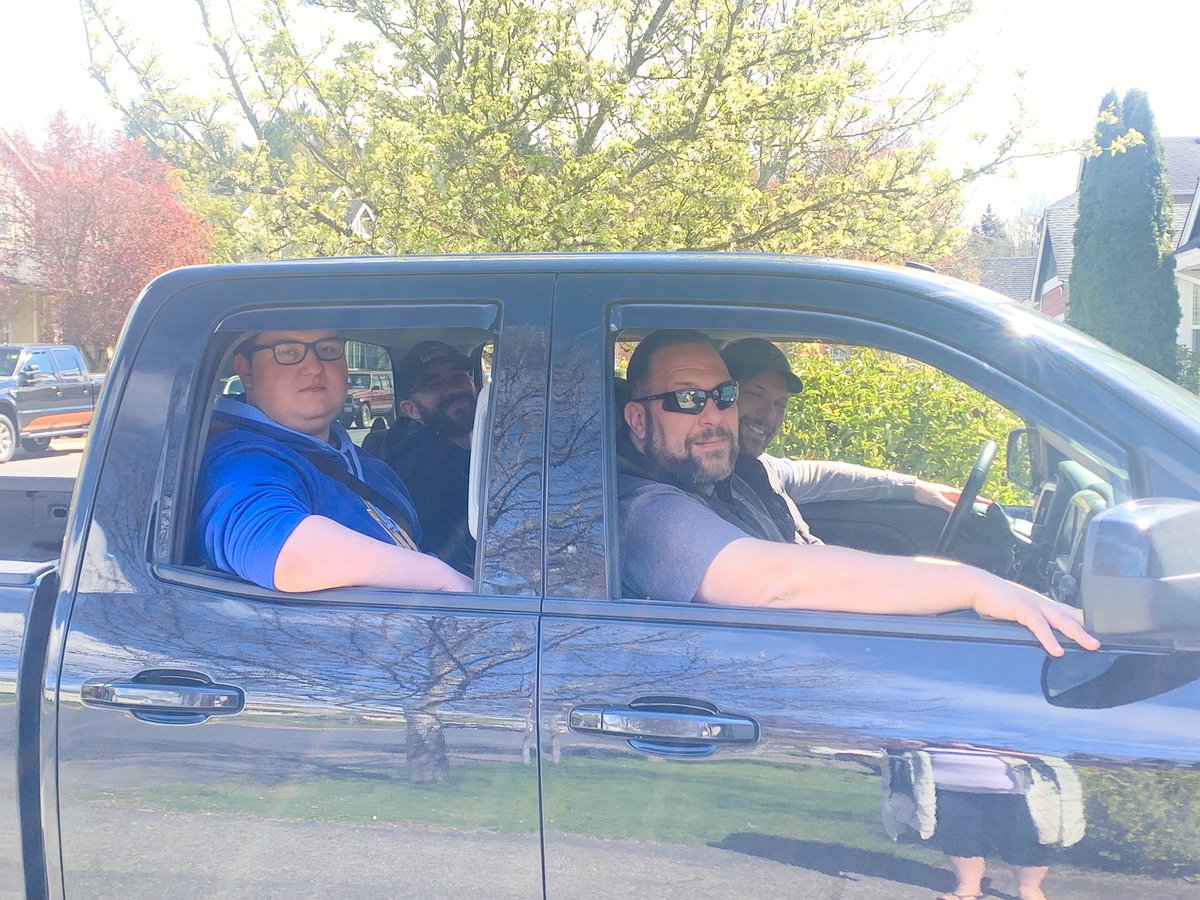 JustAMinKitten's tweet photo. The boys (Ray, Paul, Mark &amp; Tristin) are off to the Mariners Home Opener! Ray’s Birthday present ♥️ #familytime #guytime #marinersbaseball #whereiroot https://t.co/RBkdWjqbHb