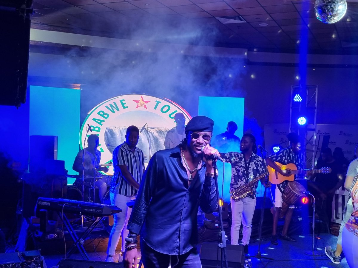 ZtaUpdates's tweet photo. @jahprayzah live on stage at Mapopoma Festival!
#Wagwizi
#MeetInZim
#EventsTourism
#Festivals
#VisitZimbabwe
#ZimBho👍 https://t.co/DcJlSedD0H