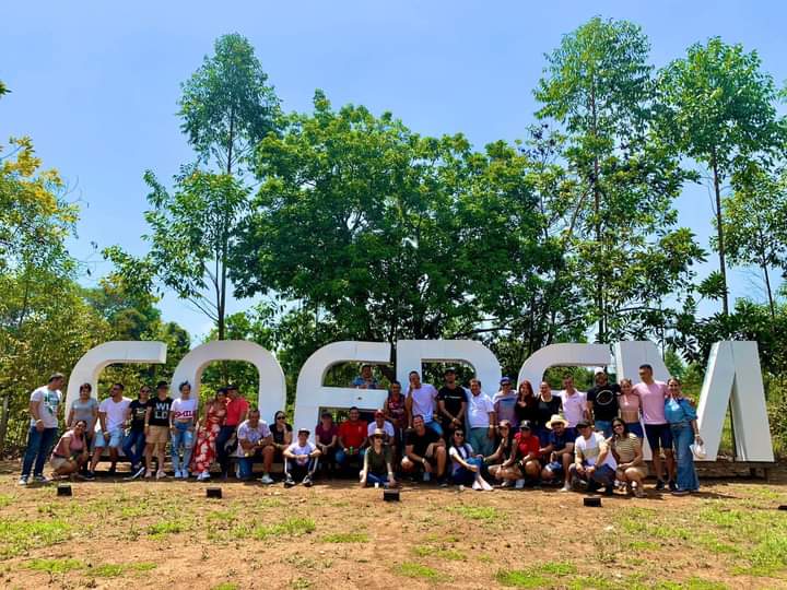 Villavoalreves's tweet photo. Así viven los visitantes su pasadía en el Centro Vacacional #Yurimena 🌈✨ @CajaCofrem
#vacaciones #pasadia #descanso https://t.co/1kmNrnEcmC
