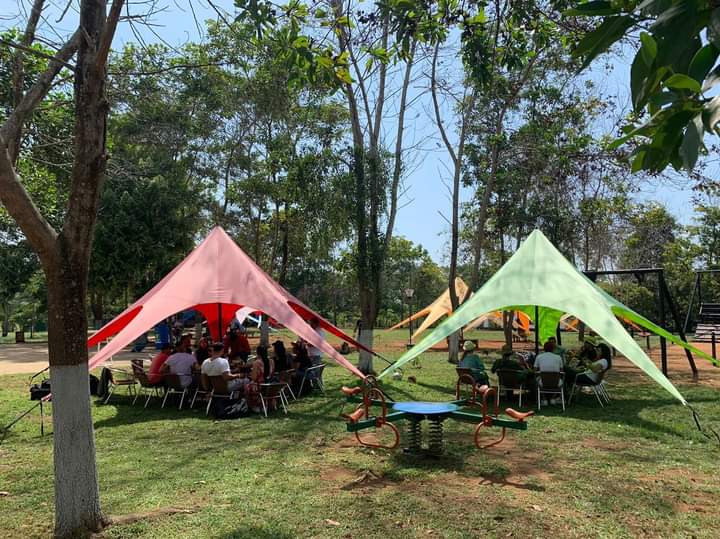 Villavoalreves's tweet photo. Así viven los visitantes su pasadía en el Centro Vacacional #Yurimena 🌈✨ @CajaCofrem
#vacaciones #pasadia #descanso https://t.co/1kmNrnEcmC