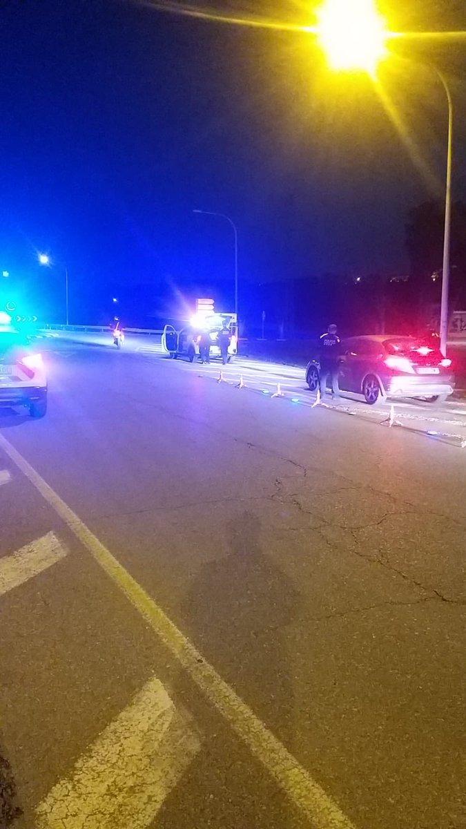 Controls d’alcoholemia durant la nit a diversos punts aleatoris.