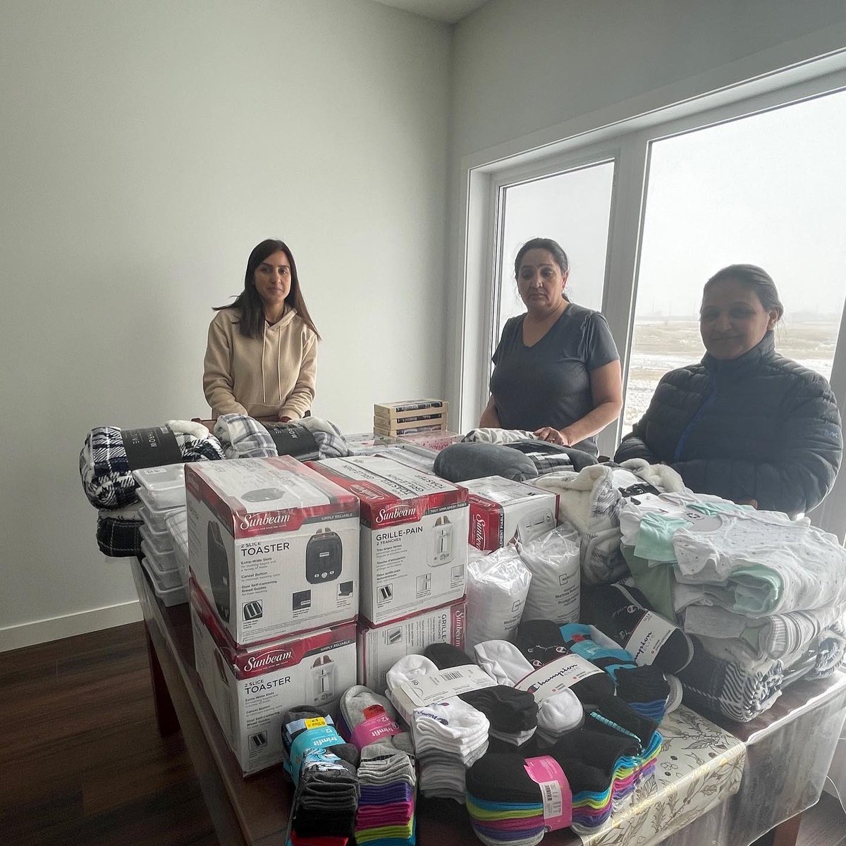 khalsaaidca's tweet photo. Volunteers in #Regina dropped off donations as part of #SikhHeritageMonth to the Regina Transition Home this week. 

#khalsaaid #seva #saskatchewan #transitionhome https://t.co/14xQb1ZNlA