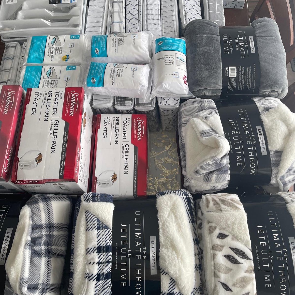 khalsaaidca's tweet photo. Volunteers in #Regina dropped off donations as part of #SikhHeritageMonth to the Regina Transition Home this week.
#khalsaaid #seva #saskatchewan #transitionhome https://t.co/14xQb1ZNlA