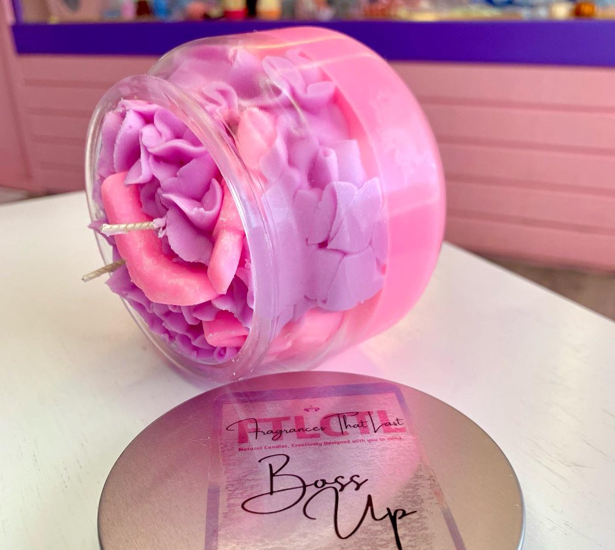 FTLCTL's tweet photo. Take a look inside 👀
The Boss Up Candle has notes of Sweet Grace and smells amazing! 

Fragrances That Last CTL provides the most creative, aromatic and long lasting candles that you've ever had! Fragrances That Last Candles are 100% natural; made with soy and coconut wax. https://t.co/pOfoQFLHdl