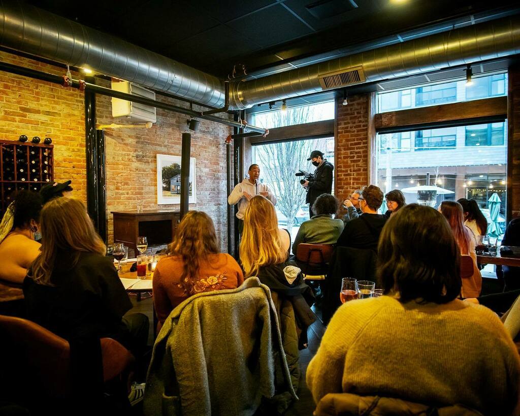 shadowfoxphoto's tweet photo. Some shots from the second night of @missioncreek. @the_negroartist doing a reading at @goosetownic.
.
.
.
.
.
. 
#iowacity #iowa #ia #aroundiowa #319illgrammers #sony #sonya6300 #iowagrams #midwestvisuals #htbarp #shadowfoxphotography #missioncreek #mis… https://t.co/JVdq9KCtnI https://t.co/kAYiGMSEqN