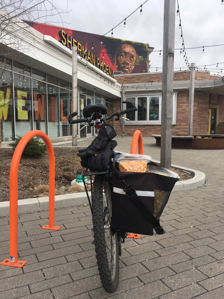 DavidLange3's tweet photo. #30daysofbiking #milwaukee ⁦@ShermanRising⁩ ⁦@LushPopcorn⁩ https://t.co/JN30aPyZpI