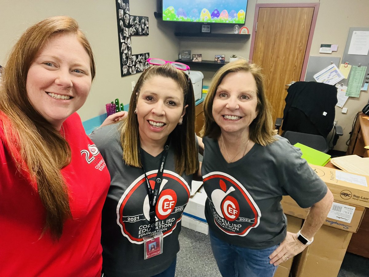 Starting the day with good friends, It’s <a href="/coppellisdef/">Coppell ISD Education Foundation</a> t-shirt day! @DCEtrailblazers             #Coppellisdef  #dcetrailblazers <a href="/BrownDCE/">Martha Brown</a>