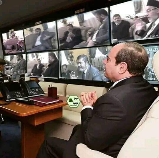 الرئيس #السيسي فى غرفة العمليات بيراجع كل حلقة من #الاختيار3 قبل ماتتذاع فوالله ثم والله انها قذائف الحق وكأننا نقرأ عن الغزوات وكيف انتصر الحق على الباطل