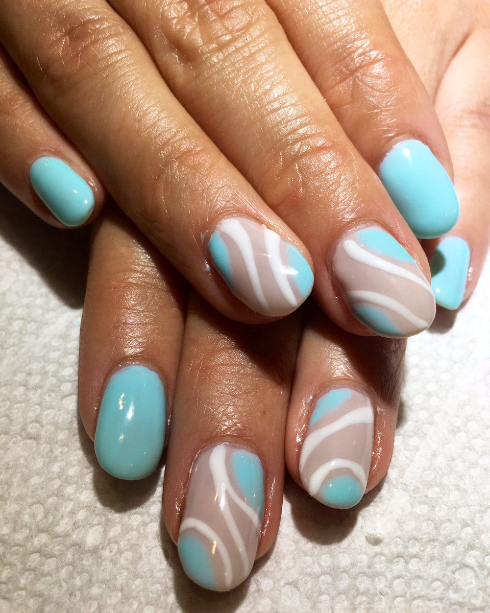 LLitzenberg's tweet image. Robin egg blue nails, ready for Easter 🐣