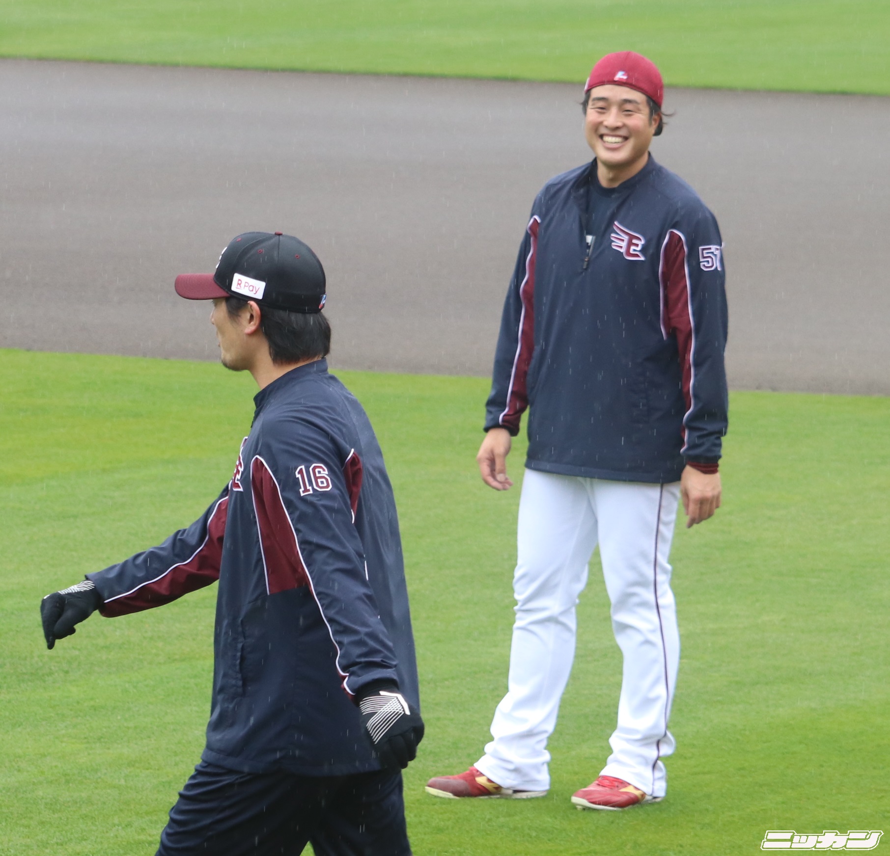 日刊スポーツ楽天犬鷲番 ゆもと 予告先発 17日ソフトバンク戦 鹿児島 の先発は 滝中瞭太 投手 今季成績 2試合0勝0敗 防御率1 50 写真は15日の投手練習から Rakuteneagles 楽天イーグルス T Co P3njymhjay Twitter 日刊スポーツ楽天犬鷲番 ゆもと 予告先発 17日ソフトバンク戦 鹿児島 の先発は 滝中瞭太 投手 今季成績 2試合0勝0敗 防御率1 50 写真は15日の投手練習から Rakuteneagles 楽天イーグルス T Co P3njymhjay Twitter