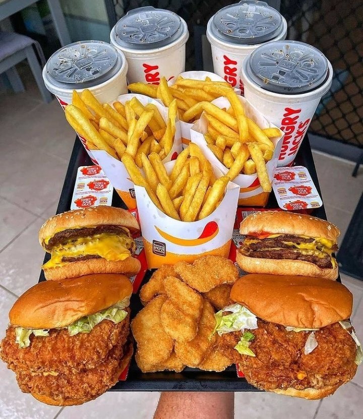 “Food is a passion. Food is love.”  🥰👌

📸 IG gourmet_fastfood_